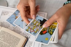 carta del tarot con pregunta del si o no encima de la lamina cartas del tarot para preguntas del si o no en linea